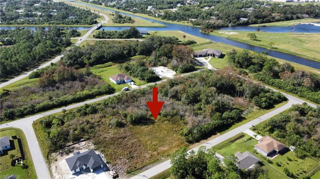 3305 32nd ST W LEHIGH ACRES, FL 33971