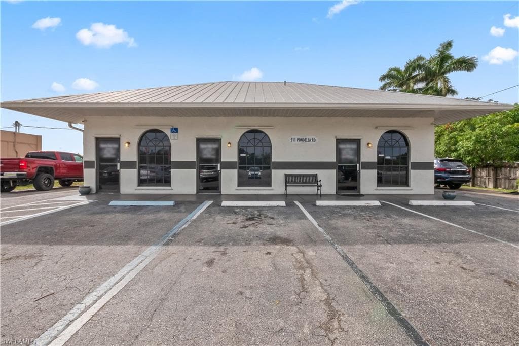 511 Pondella RD NORTH FORT MYERS, FL 33903