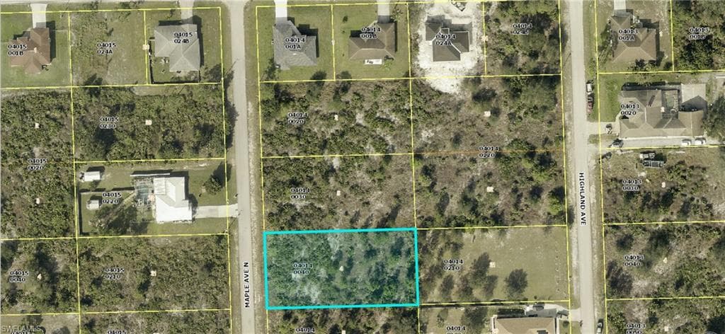 916 Maple AVE N LEHIGH ACRES, FL 33972