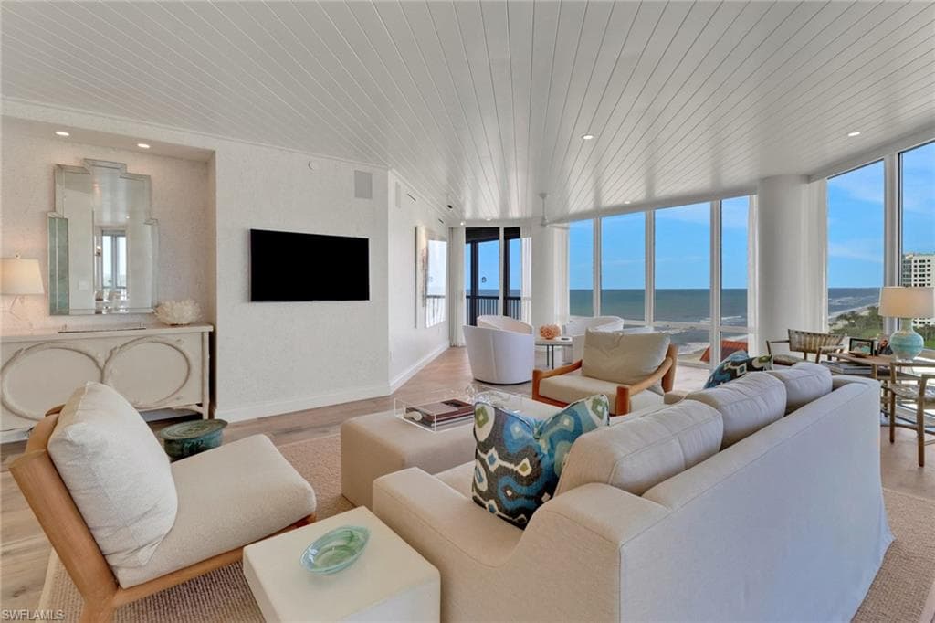 4951 Gulf Shore BLVD N 804 NAPLES, FL 34103