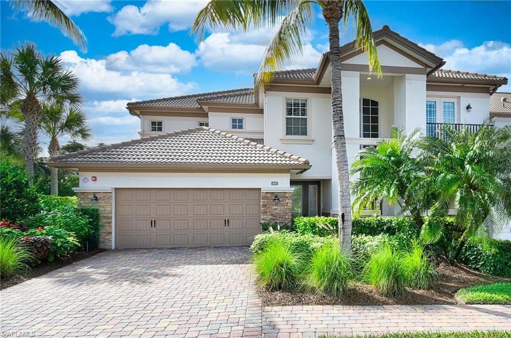 8036 Players Cove DR 101 NAPLES, FL 34113