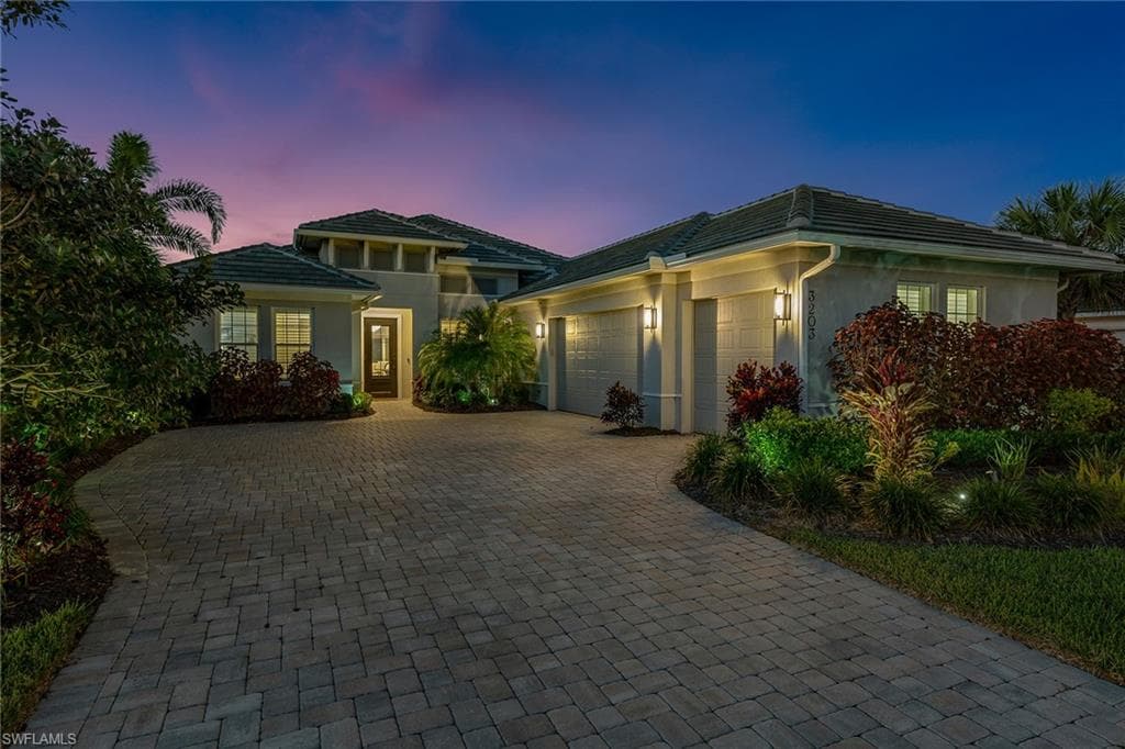 3203 Cotuit LN NAPLES, FL 34114