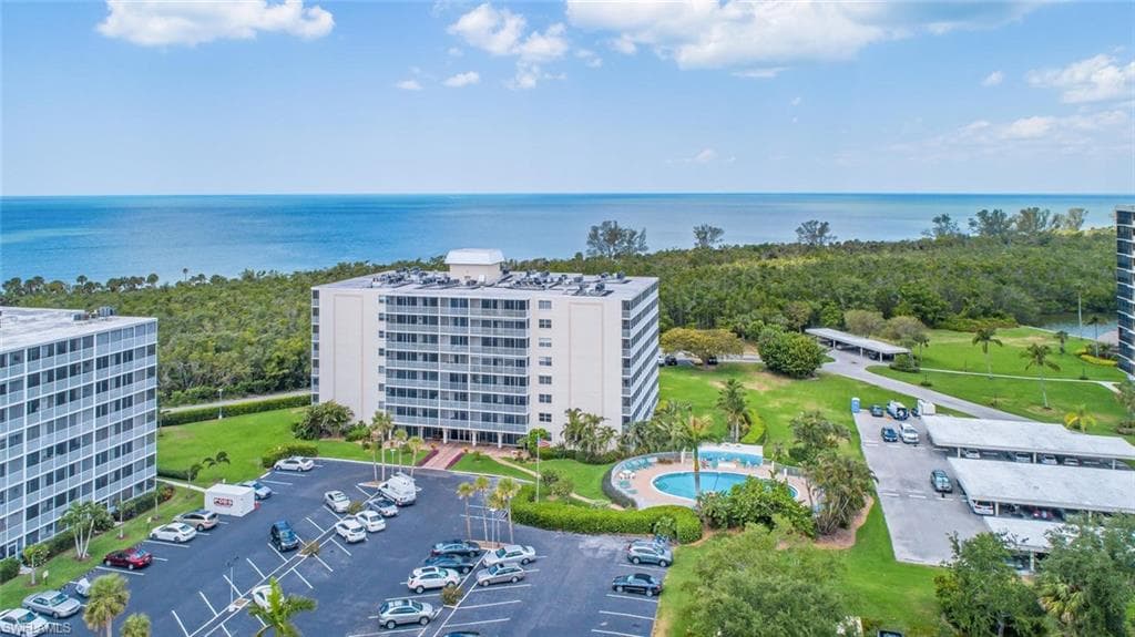 5 Bluebill AVE 204 NAPLES, FL 34108