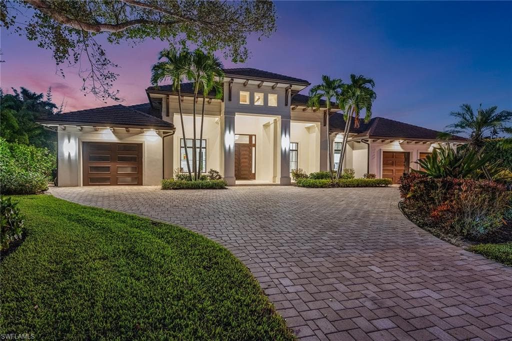 2166 Crayton RD NAPLES, FL 34103