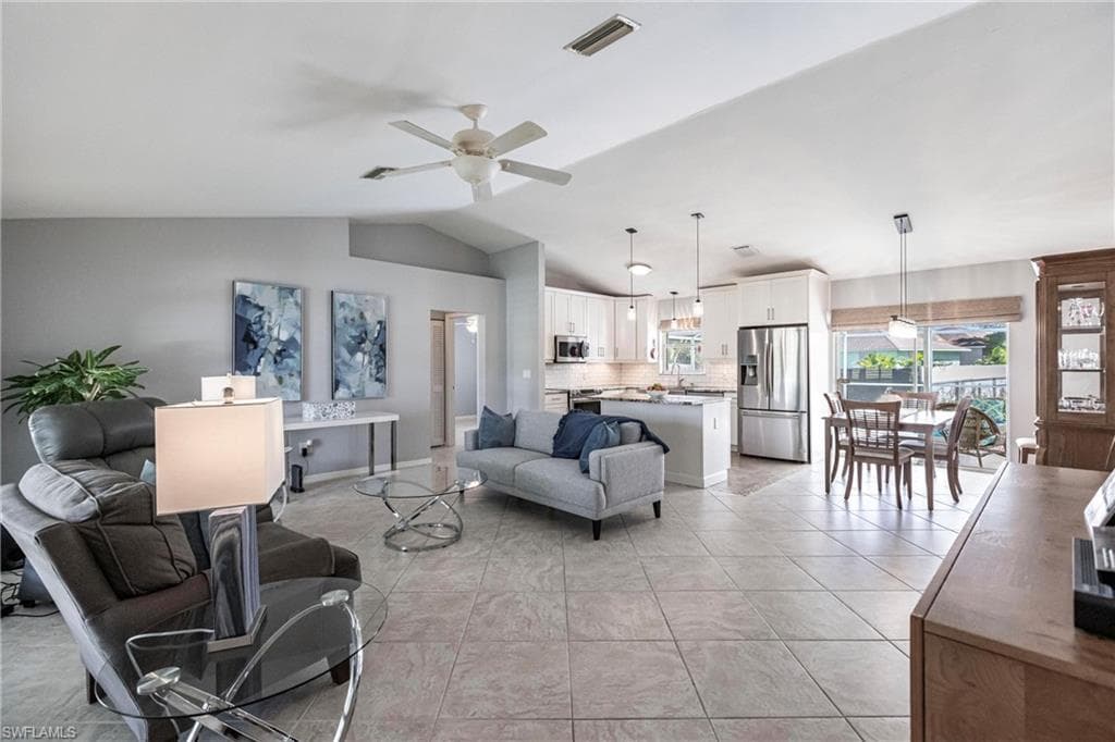3270 Valencia DR NAPLES, FL 34120