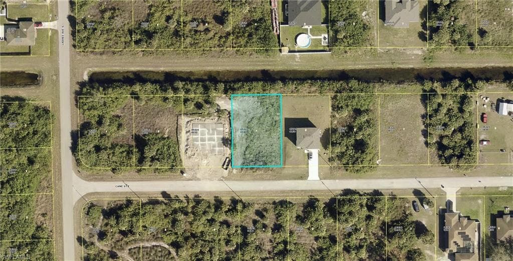 719 Cane ST E LEHIGH ACRES, FL 33974