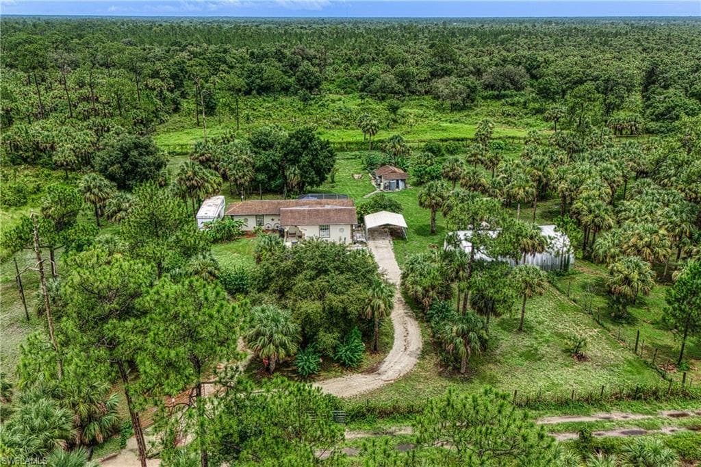 1704 Benton RD NAPLES, FL 34117