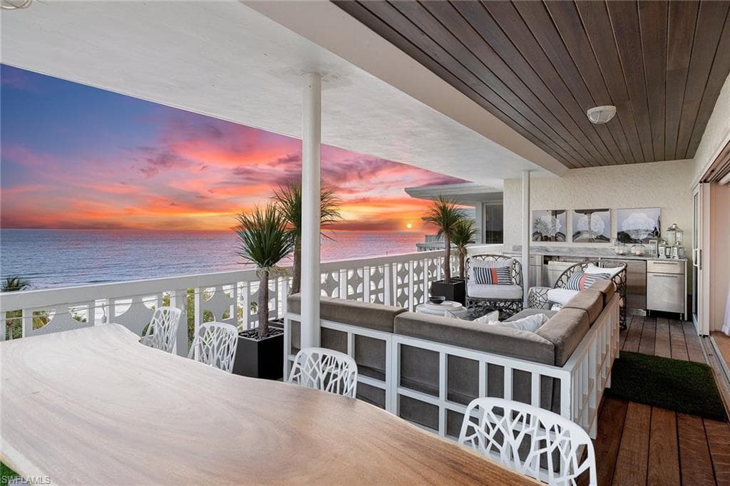 3401 Gulf Shore BLVD N PH-D NAPLES, FL 34103