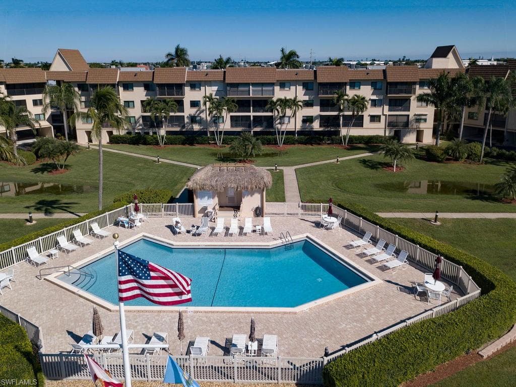 730 Elkcam CIR 305 MARCO ISLAND, FL 34145