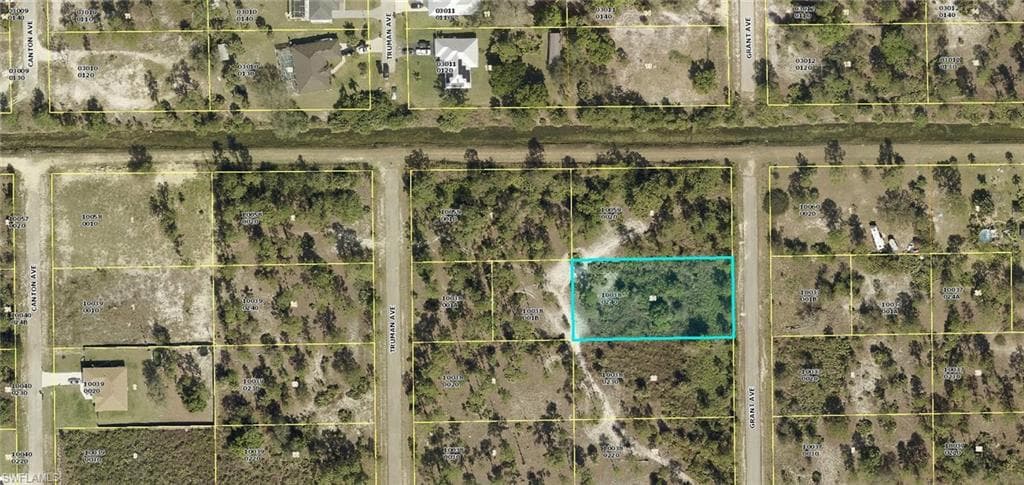 323 Grant AVE LEHIGH ACRES, FL 33936