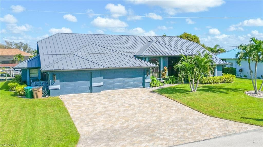 211 SW 37th LN CAPE CORAL, FL 33914