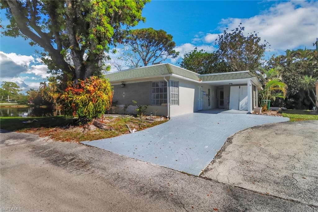 10 Kings RD A-13 NAPLES, FL 34112