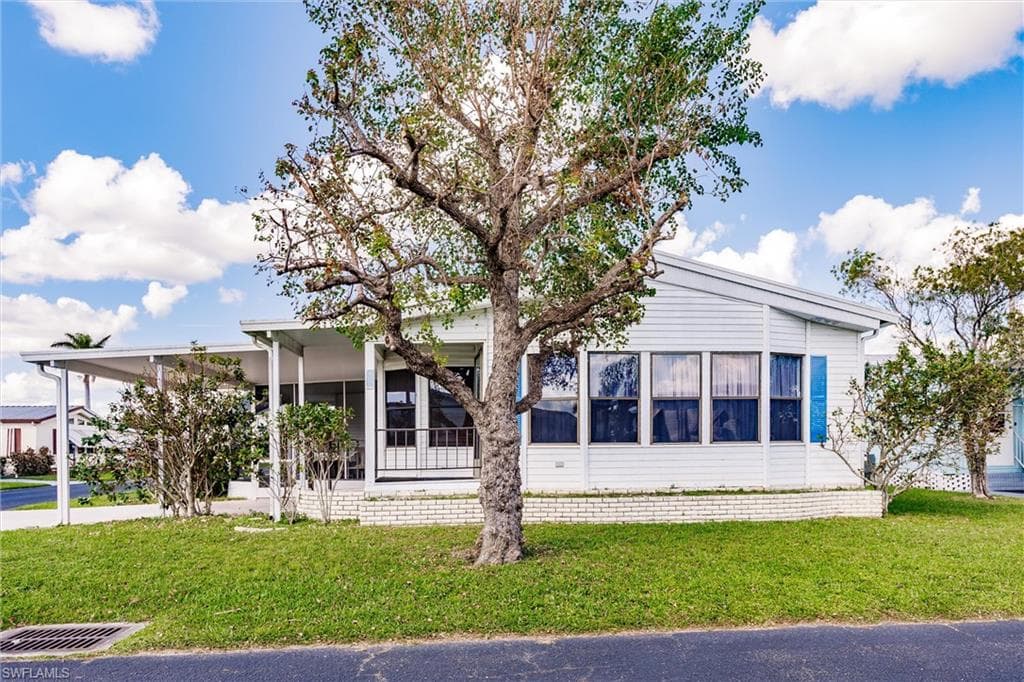 3001 Artesian LN NORTH FORT MYERS, FL 33917