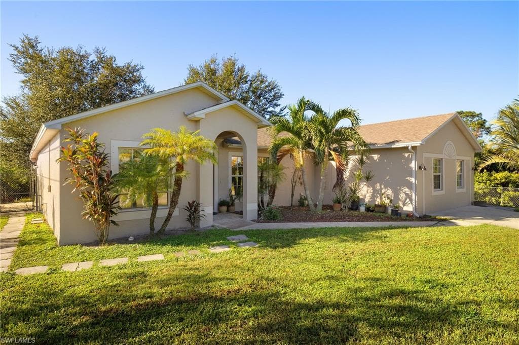 3001 2nd ST SW LEHIGH ACRES, FL 33976