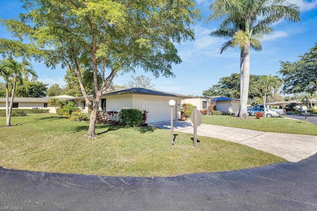 5864 Wild Fig LN FORT MYERS, FL 33919