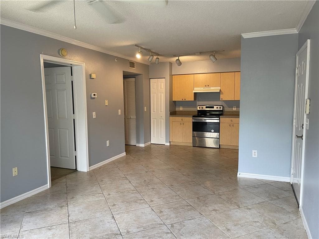 8687 River Homes LN 4207 BONITA SPRINGS, FL 34135