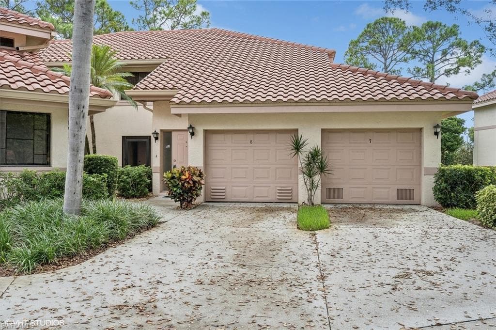 142 Bennington DR 8 NAPLES, FL 34104