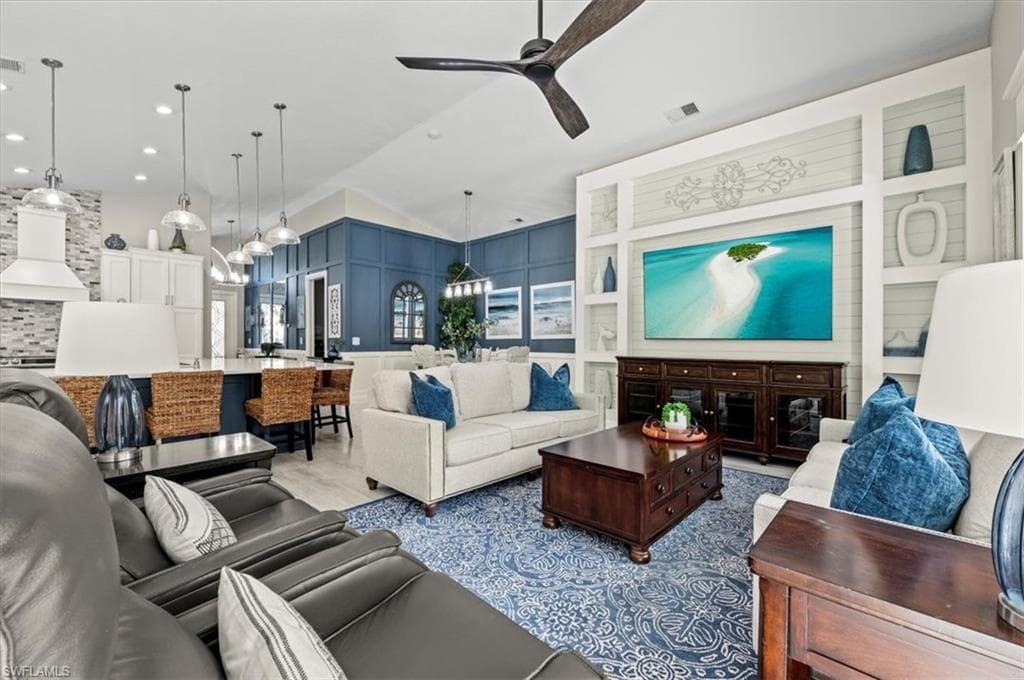 7912 Leicester DR NAPLES, FL 34104