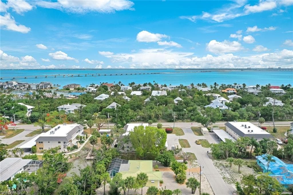 1125 Captains Walk ST SANIBEL, FL 33957