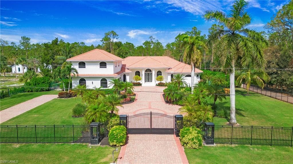 3581 1st AVE NW NAPLES, FL 34120