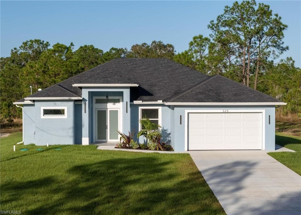 325 Scott AVE LEHIGH ACRES, FL 33936