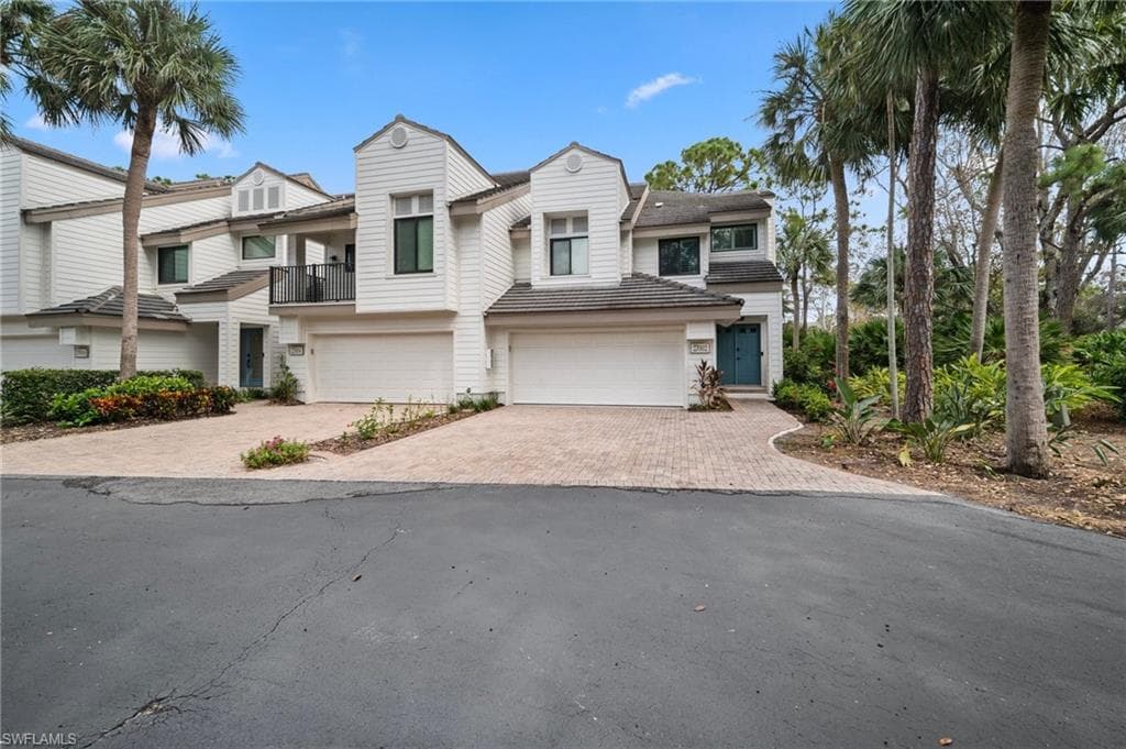 27002 Oakwood Lake DR BONITA SPRINGS, FL 34134
