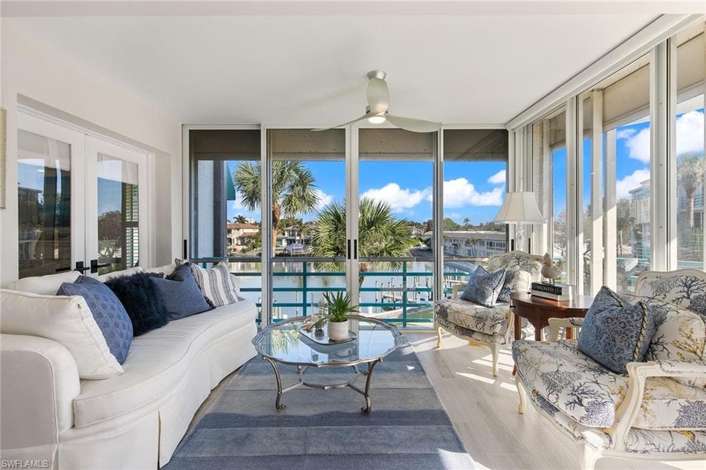 305 Park Shore DR 2-231 NAPLES, FL 34103