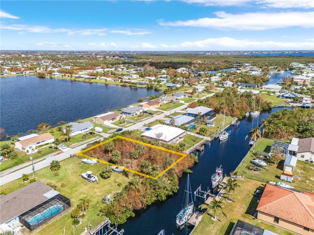 18826 Ashcroft CIR PORT CHARLOTTE, FL 33948