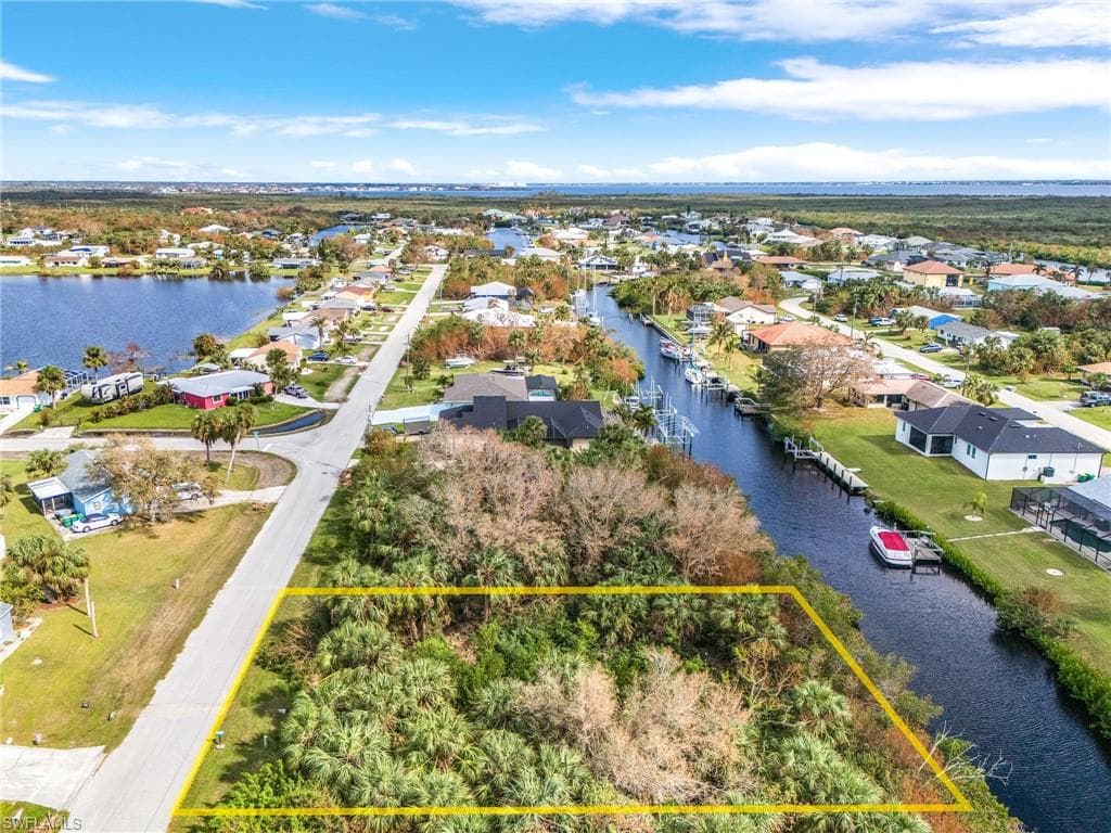 18786 Ashcroft CIR PORT CHARLOTTE, FL 33948