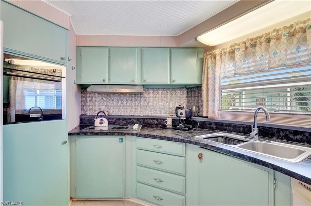 261 Indian Key LN 258 NAPLES, FL 34114