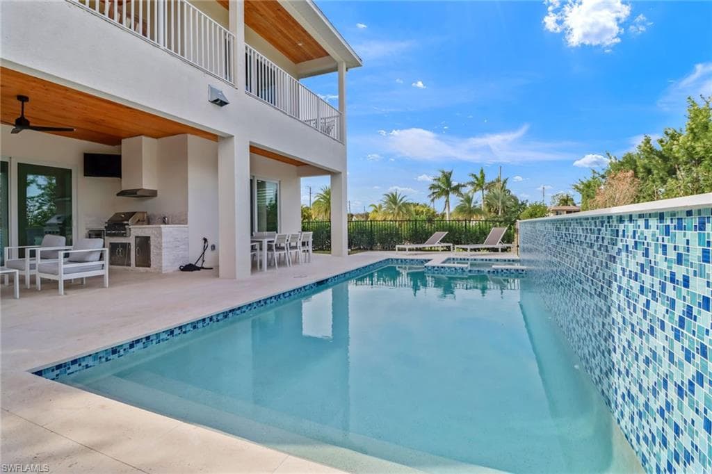 115 Cambria LN NAPLES, FL 34112