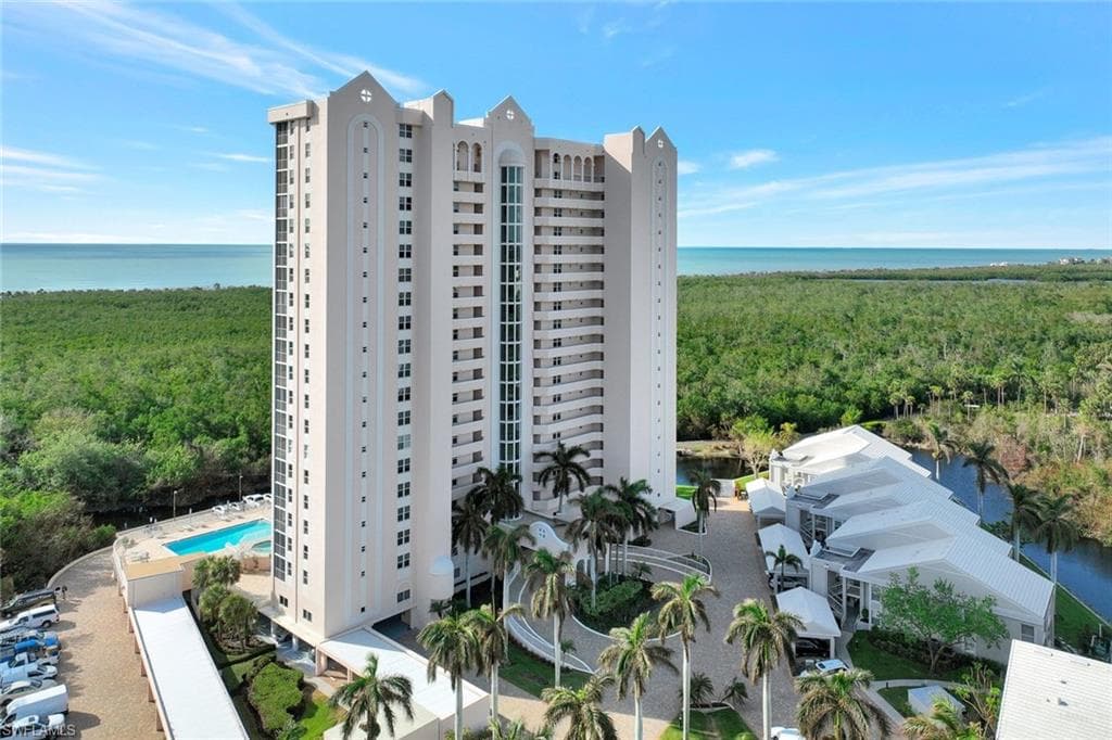 6101 Pelican Bay BLVD 1402 NAPLES, FL 34108