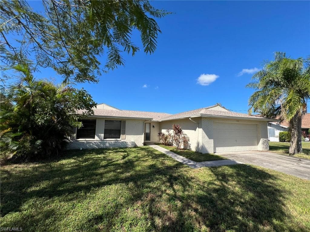 818 SW Santa Barbara PL CAPE CORAL, FL 33991