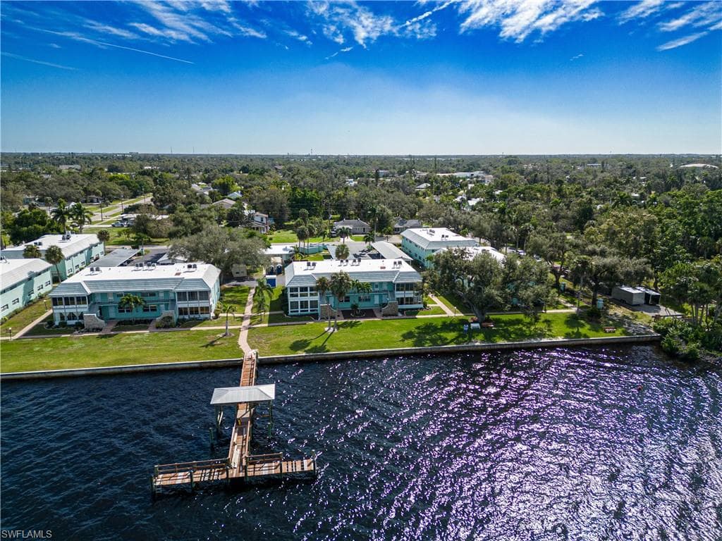 3225 E Riverside DR 48D FORT MYERS, FL 33916