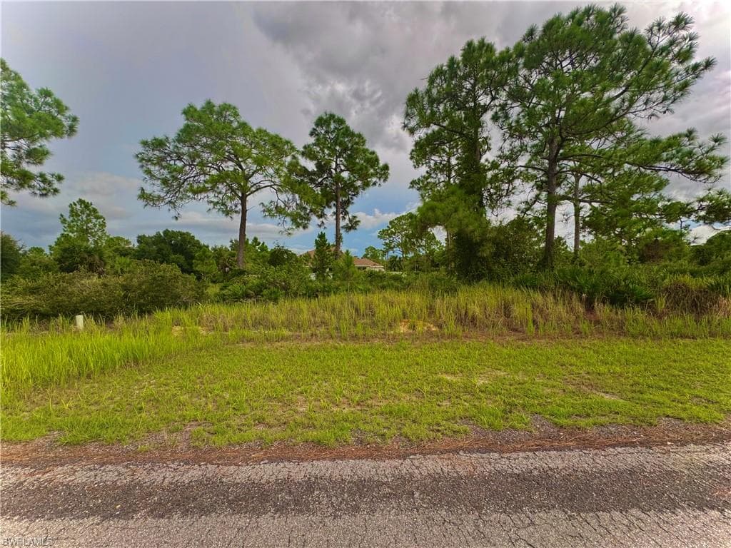 1826 Laurie ST LEHIGH ACRES, FL 33972