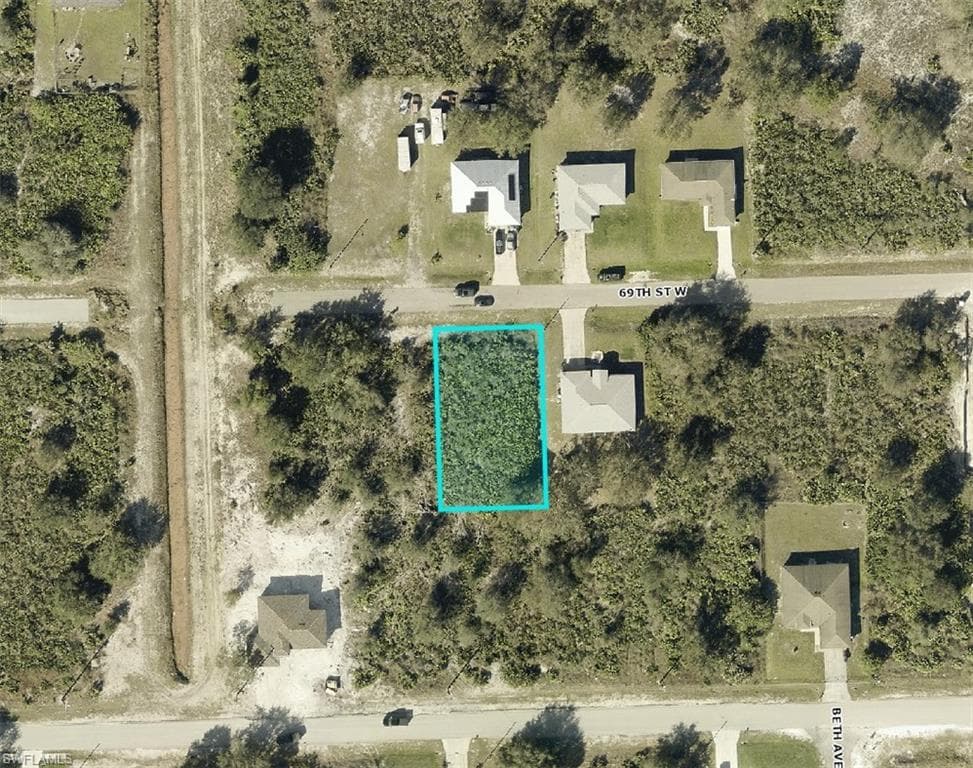 2523 69th ST W LEHIGH ACRES, FL 33971