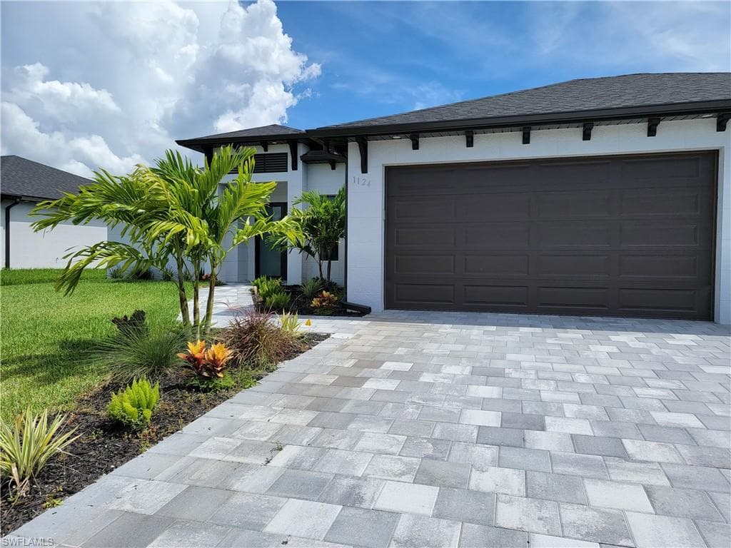 1132 SW 4th LN CAPE CORAL, FL 33991