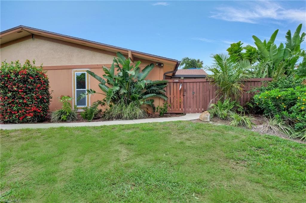 17340 Timber Oak LN FORT MYERS, FL 33908