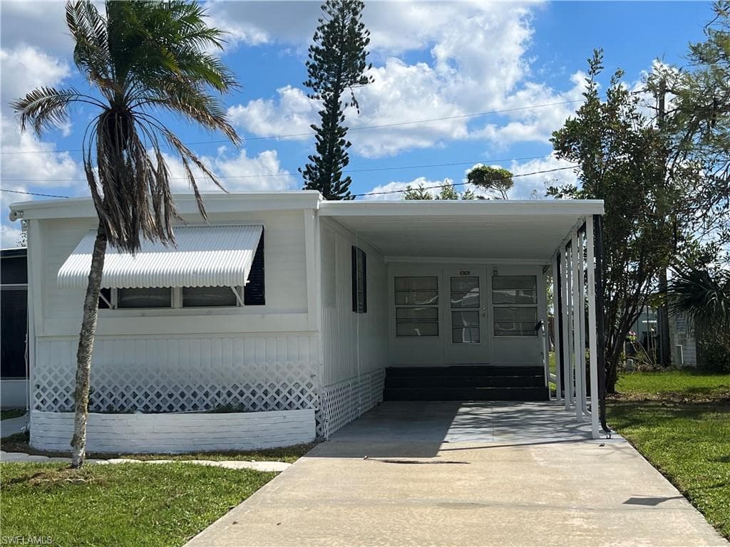 26282 Princess LN BONITA SPRINGS, FL 34135
