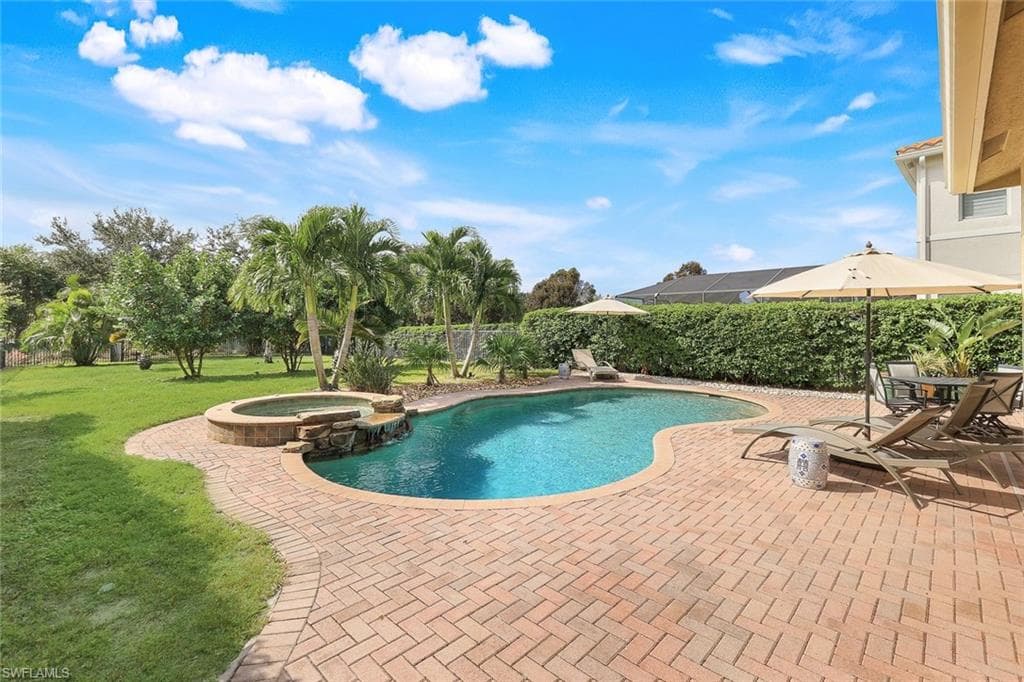 6480 Marbella DR NAPLES, FL 34105