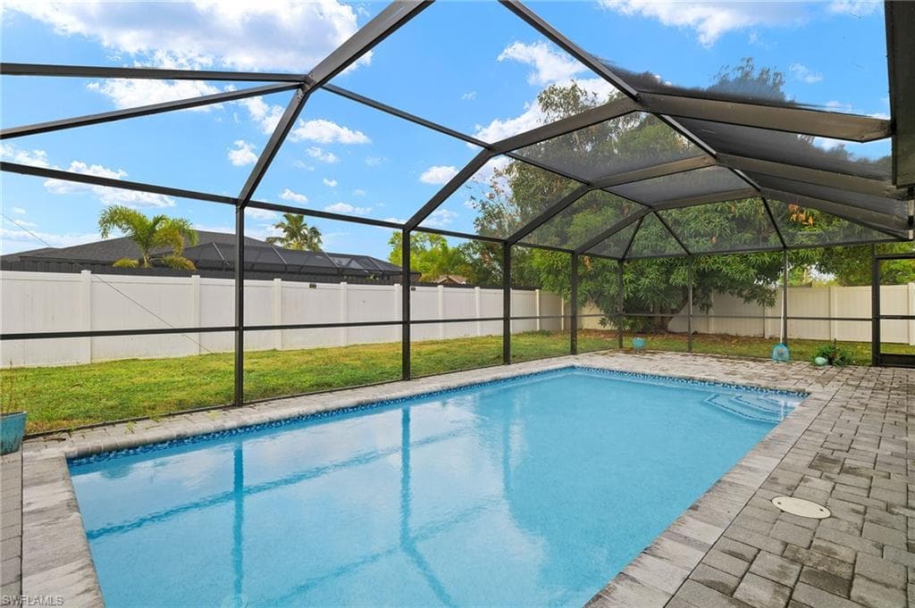 313 SE 14th TER CAPE CORAL, FL 33990
