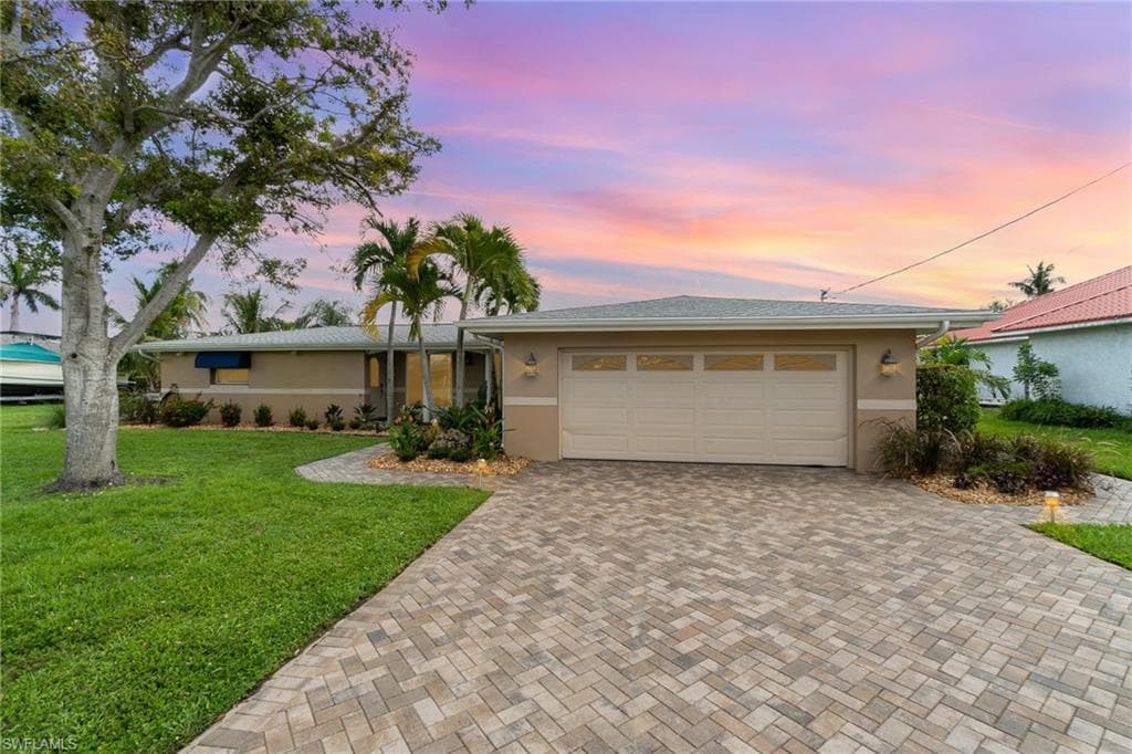 4434 Lakeside AVE NORTH FORT MYERS, FL 33903