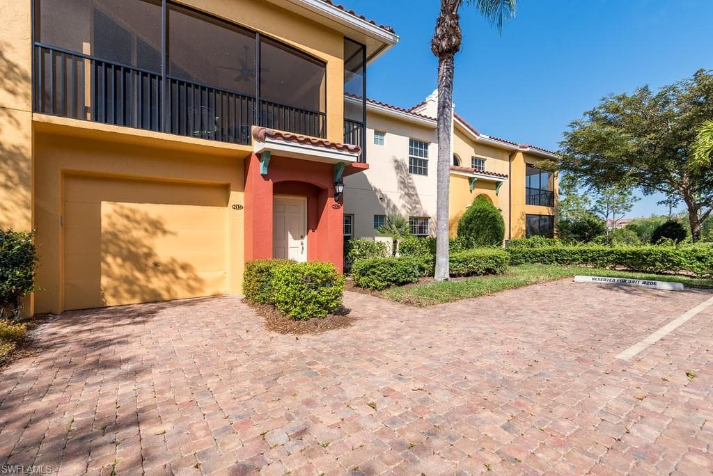 8741 Piazza Del Lago CIR 206 ESTERO, FL 33928