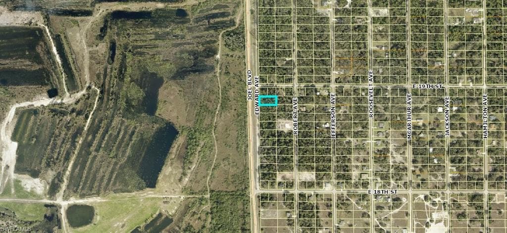 1820 Edward AVE LEHIGH ACRES, FL 33972