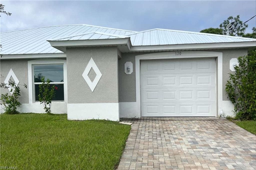 120 Ivan AVE S LEHIGH ACRES, FL 33973