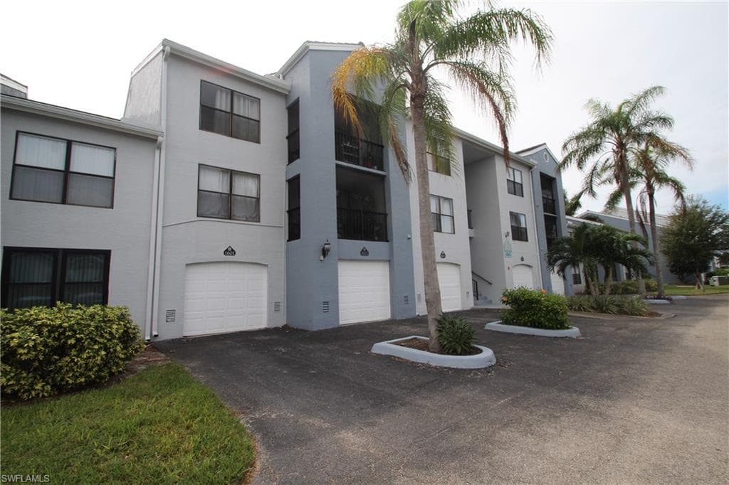 13615 Eagle Ridge DR 1611 FORT MYERS, FL 33912