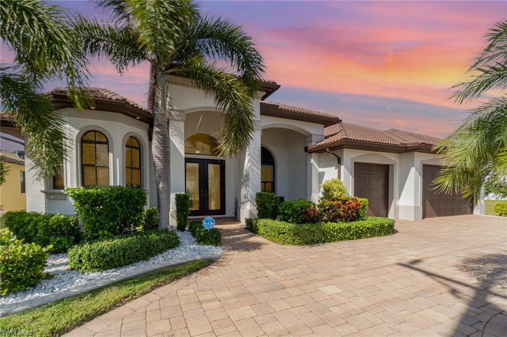 3220 Surfside BLVD CAPE CORAL, FL 33914