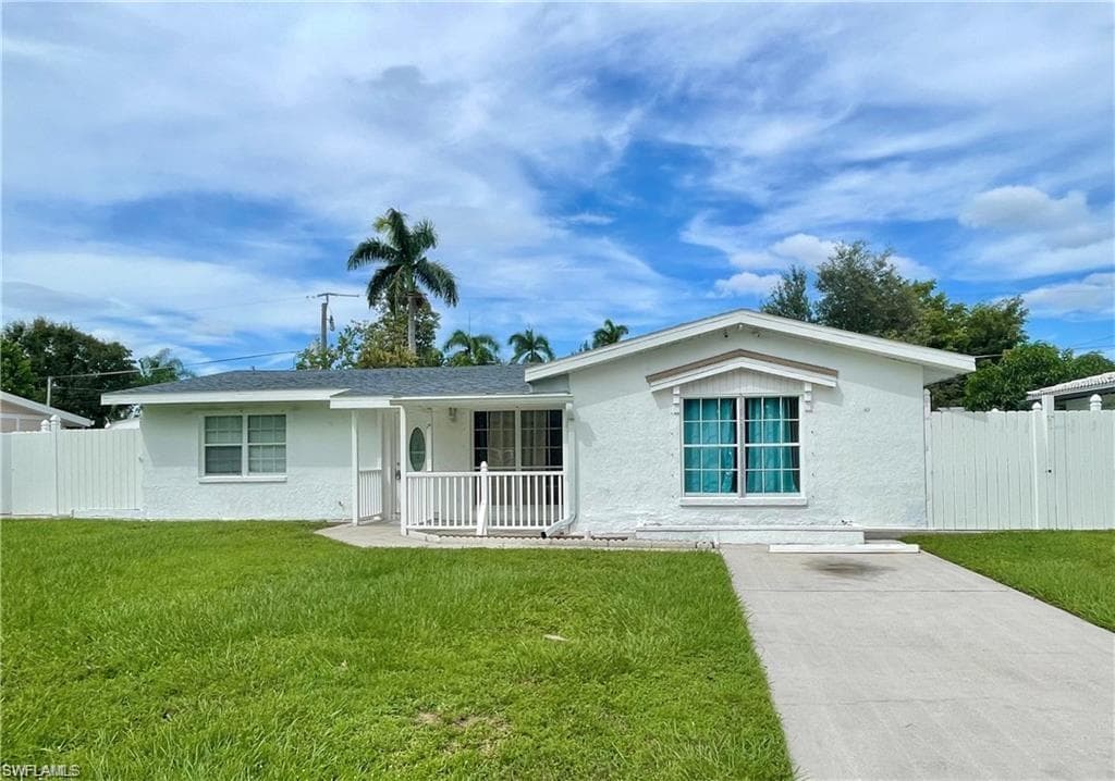 1429 Byron RD FORT MYERS, FL 33919
