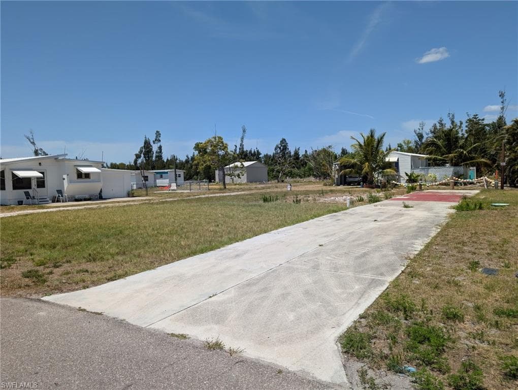 4906 Curlew DR ST. JAMES CITY, FL 33956