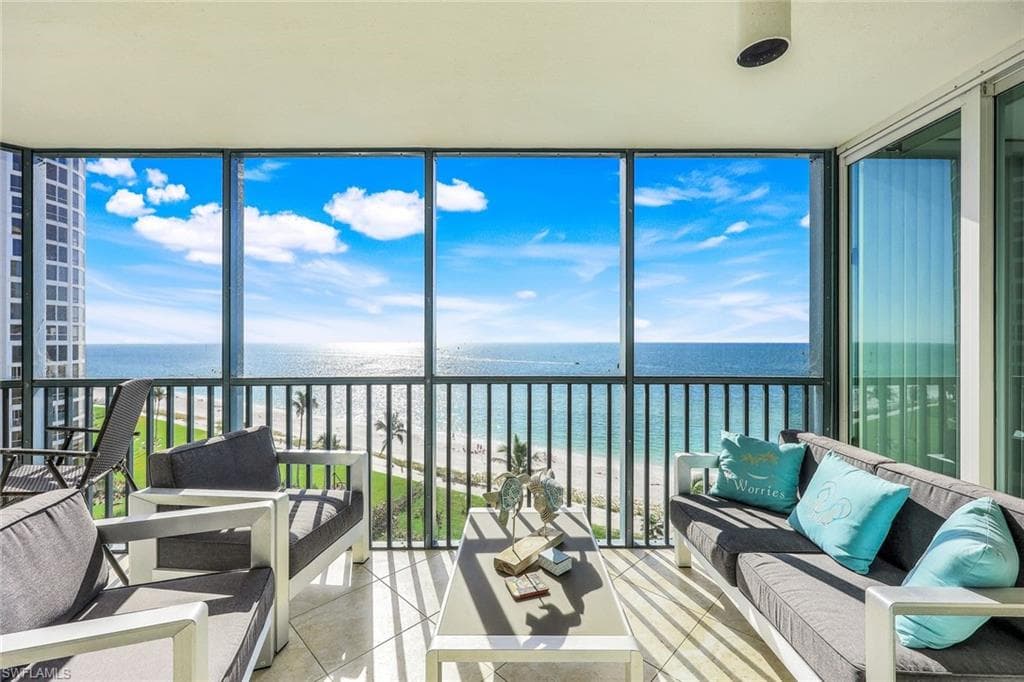 4651 Gulf Shore BLVD N 702 NAPLES, FL 34103